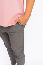 Load image into Gallery viewer, Move Joggers